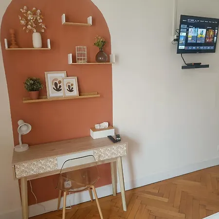 Belle D'hote Avec Balcon Prive - 3 Mins Gare - Geneve Acces Direct Annemasse