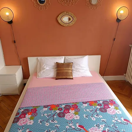Belle D'hote Avec Balcon Prive - 3 Mins Gare - Geneve Acces Direct Homestay *