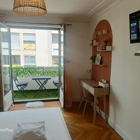 Belle D'hôte Avec Balcon Privé - 3 Mins Gare - Genève Accès Direct Séjour chez l'habitant Annemasse
