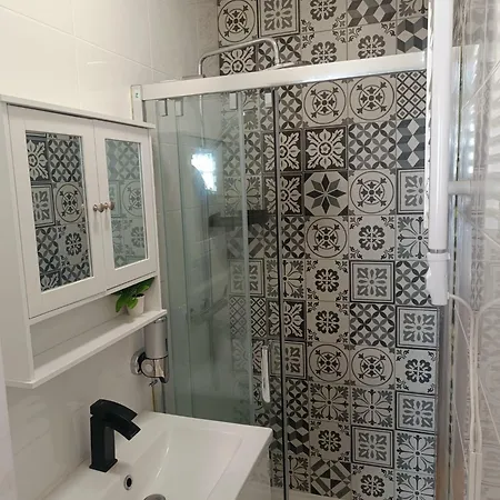 Séjour chez l'habitant Belle D'hôte Avec Balcon Privé - 3 Mins Gare - Genève Accès Direct Annemasse